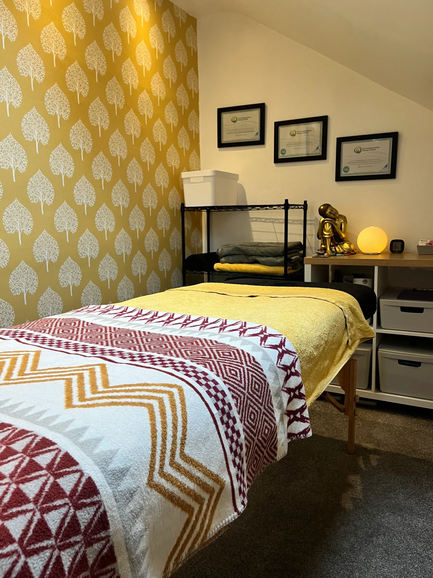 massage bed therapy room